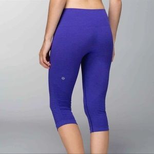 LULULEMON Flow Crop II Bruised Berry Leggings, Size 6